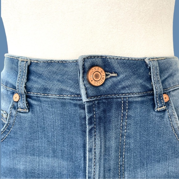 Rocks & Indigo Frayed Hem Skirt - Picture 4 of 6